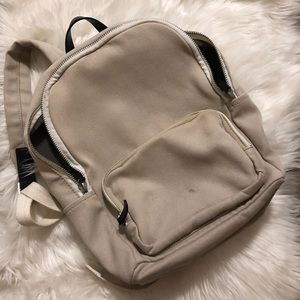 Everlane modern zip backpack(stone)